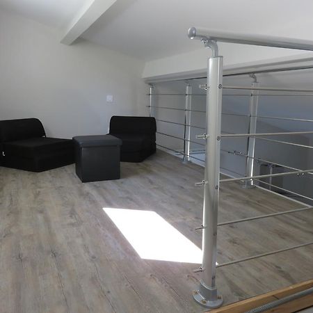 La petite maison Malataverne Extérieur photo