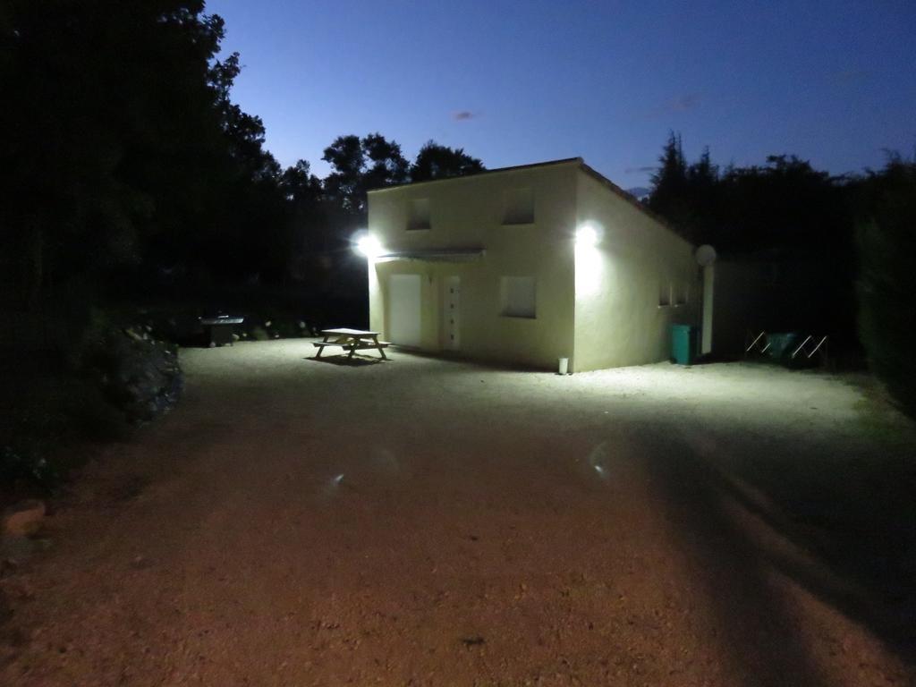 La petite maison Malataverne Extérieur photo