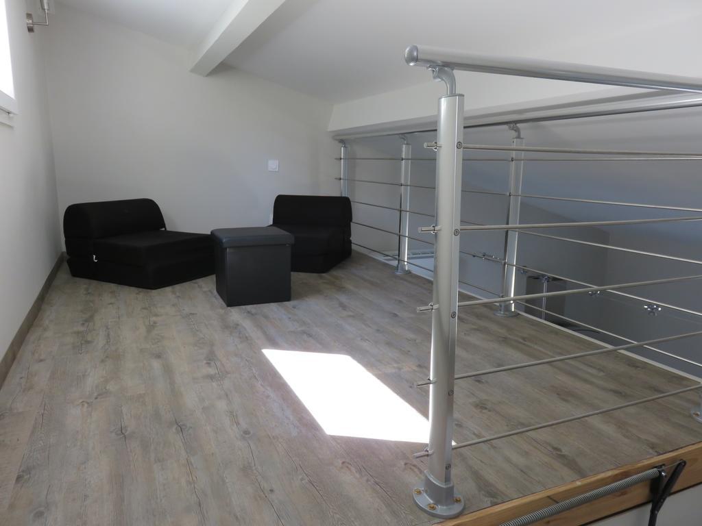 La petite maison Malataverne Extérieur photo
